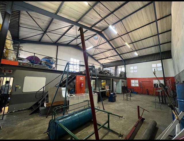 279M² WAREHOUSE TO LET IN LASER PARK